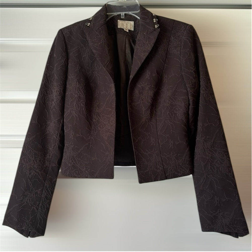 Alberto Makali Dark Purple Textured Floral Cropped Blazer Hook Stud Details sz 4